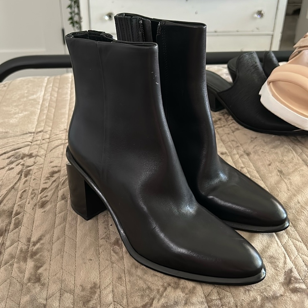 NWOT ALEXANDER WANG BLACK BOOTIES